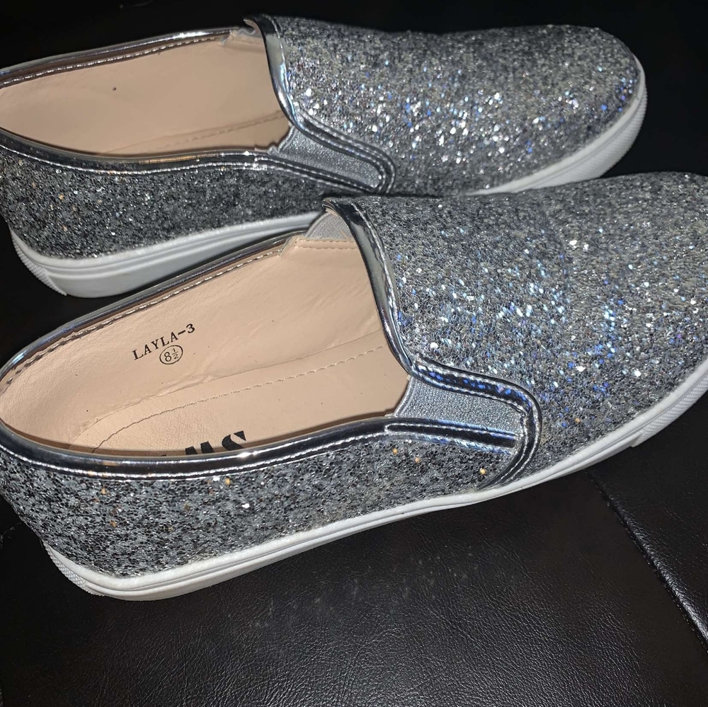 Size 9 AMS Boutique shoes.